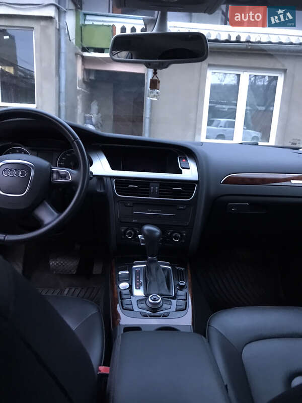 Седан Audi A4 2011 в Одессе