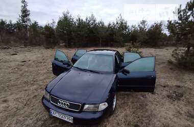 Седан Audi A4 1996 в Камені-Каширському