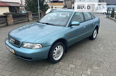 Седан Audi A4 1998 в Бродах