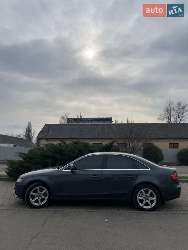Седан Audi A4 2008 в Ужгороде