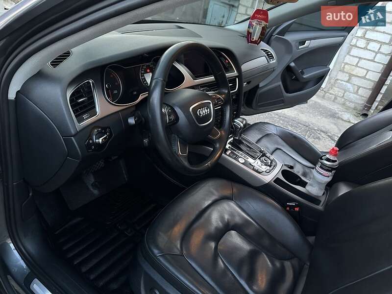 Седан Audi A4 2013 в Николаеве