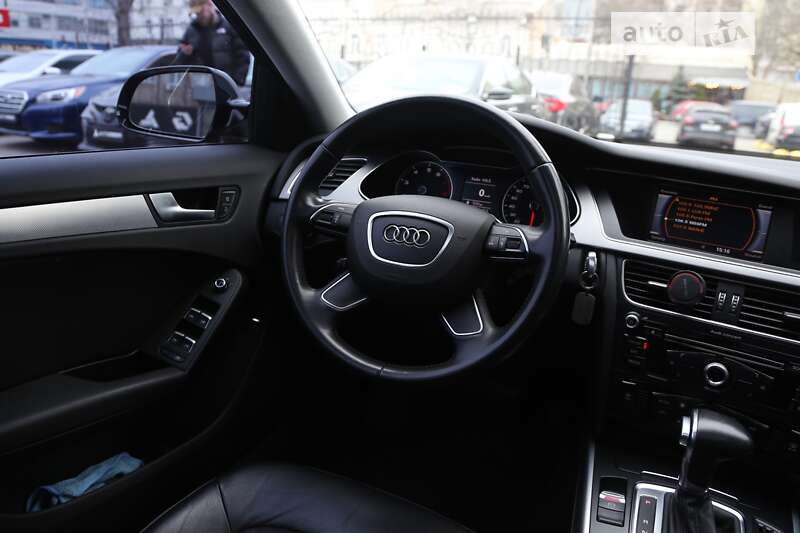 Седан Audi A4 2014 в Киеве
