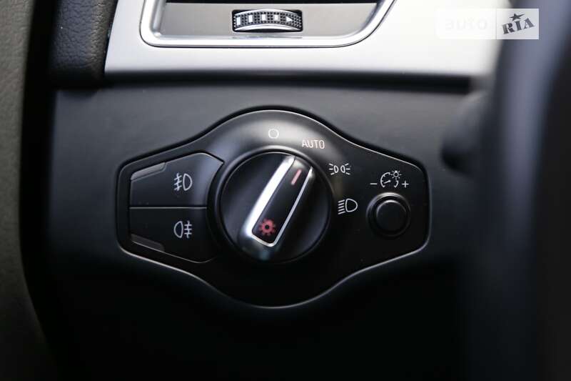 Седан Audi A4 2014 в Киеве