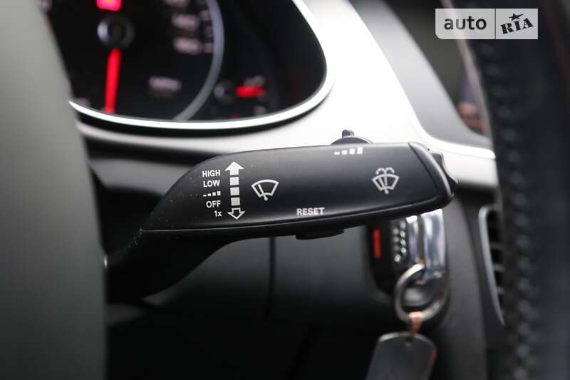 Седан Audi A4 2014 в Киеве