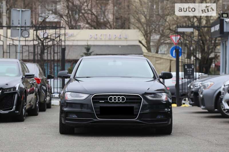 Седан Audi A4 2014 в Киеве