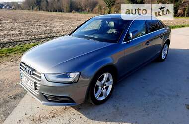 Седан Audi A4 2014 в Луцке