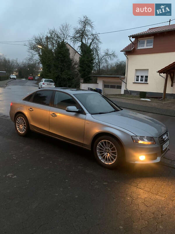 Седан Audi A4 2010 в Киеве