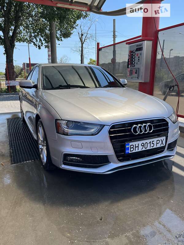 Седан Audi A4 2015 в Одесі