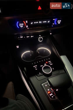 Универсал Audi A4 2018 в 