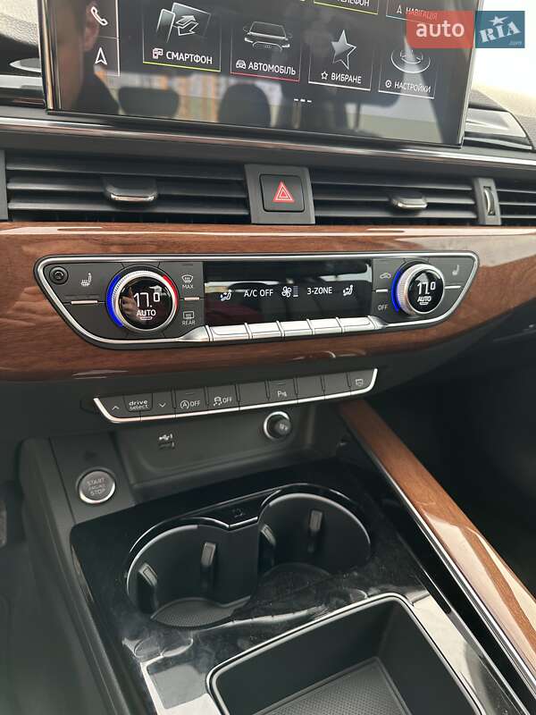 Седан Audi A4 2023 в Киеве