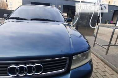 Седан Audi A4 1996 в Одессе