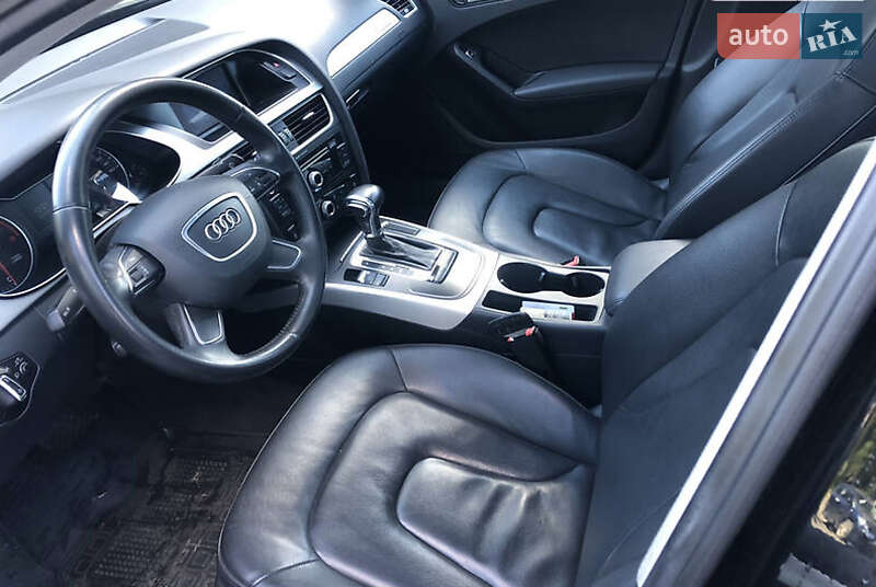 Седан Audi A4 2013 в Ивано-Франковске