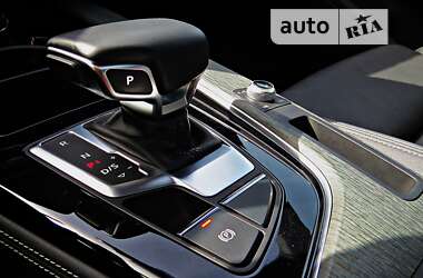 Седан Audi A4 2022 в 