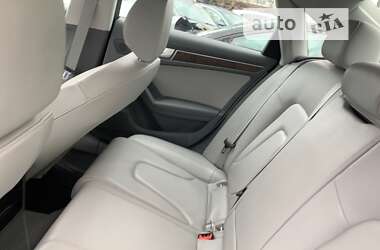 Седан Audi A4 2012 в Нововолынске