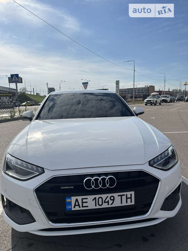 Седан Audi A4 2021 в Киеве