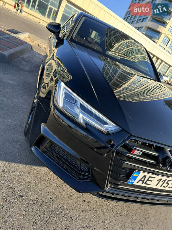 Седан Audi A4 2016 в Києві