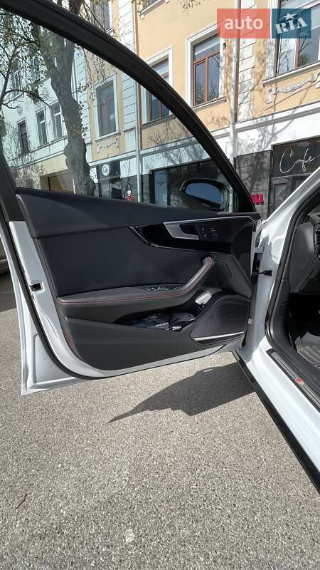 Седан Audi A4 2017 в Чернигове