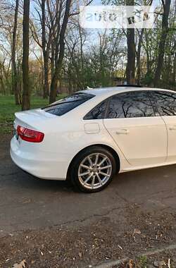 Седан Audi A4 2014 в Чернигове