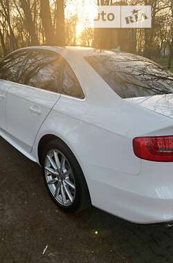 Седан Audi A4 2014 в Чернигове