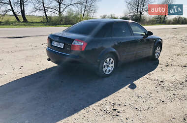Седан Audi A4 2001 в Полонном