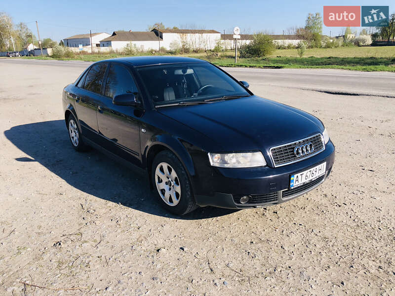 Седан Audi A4 2001 в Полонном