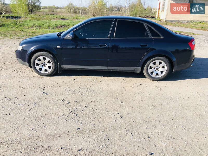Седан Audi A4 2001 в Полонном