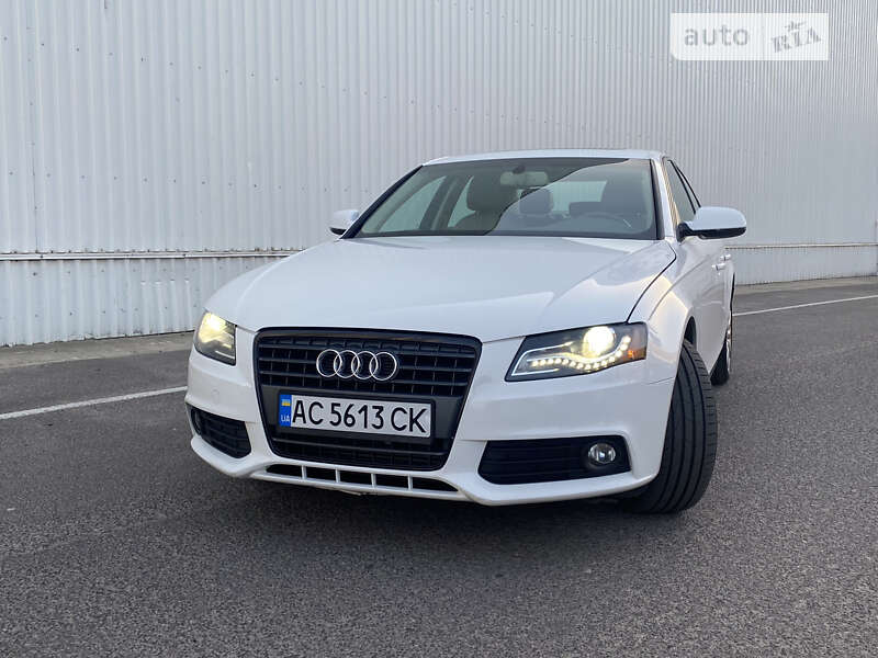 373 объявления о продаже Audi A4 белого цвета