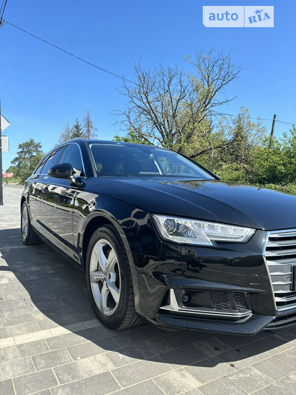 Универсал Audi A4 2019 в Ужгороде