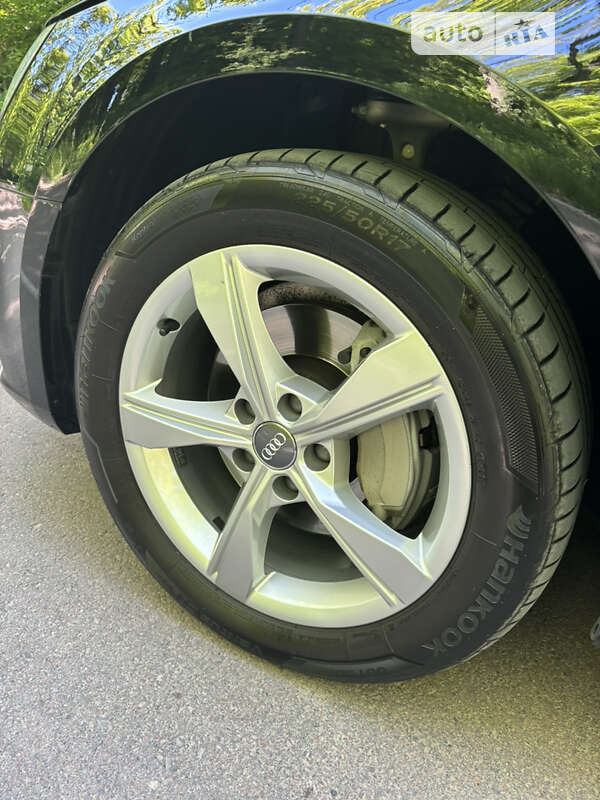 Универсал Audi A4 2019 в Ужгороде