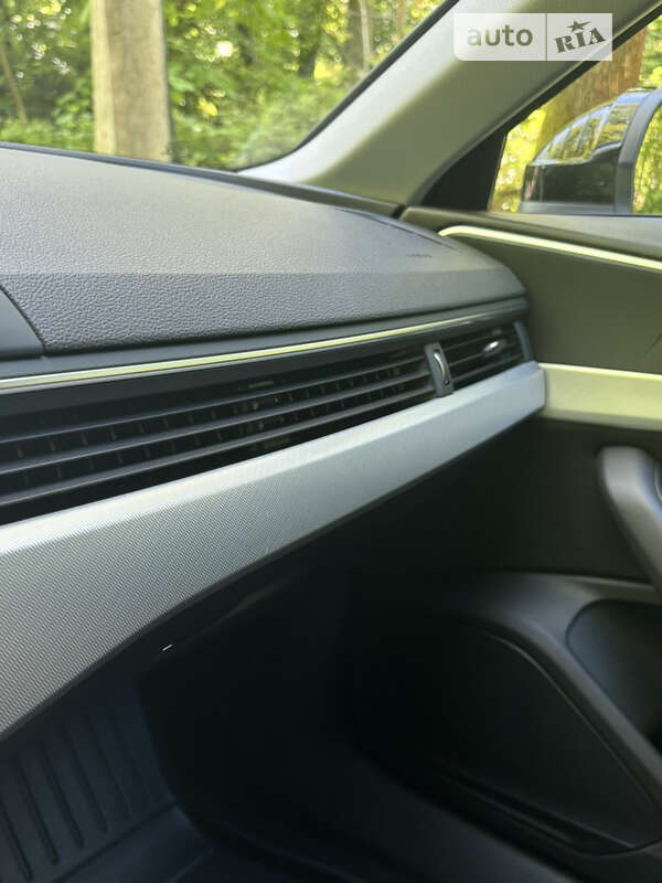 Универсал Audi A4 2019 в Ужгороде