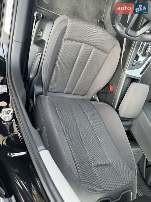 Универсал Audi A4 2018 в Киеве