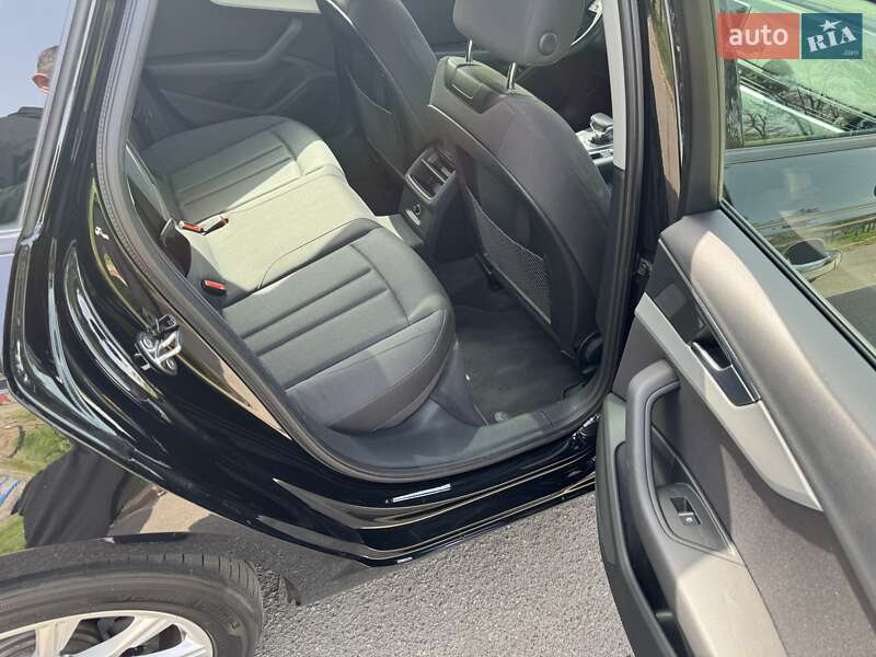 Универсал Audi A4 2018 в Киеве