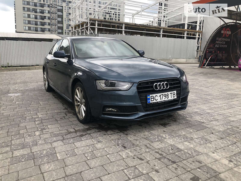 Седан Audi A4 2014 в Львові