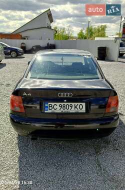 Седан Audi A4 1996 в Дрогобыче