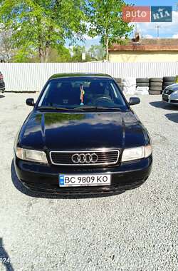 Седан Audi A4 1996 в Дрогобыче