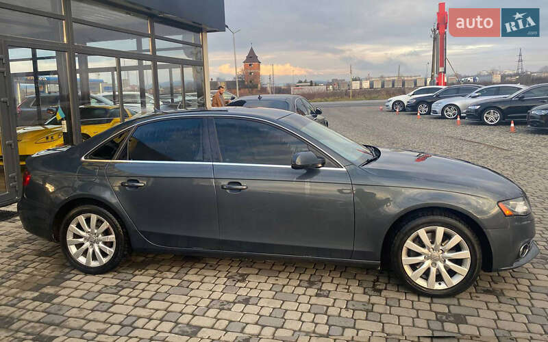 Седан Audi A4 2010 в Ужгороде