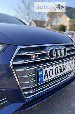 Седан Audi A4 2017 в Ужгороді