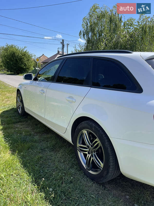 Універсал Audi A4 2011 в Ужгороді