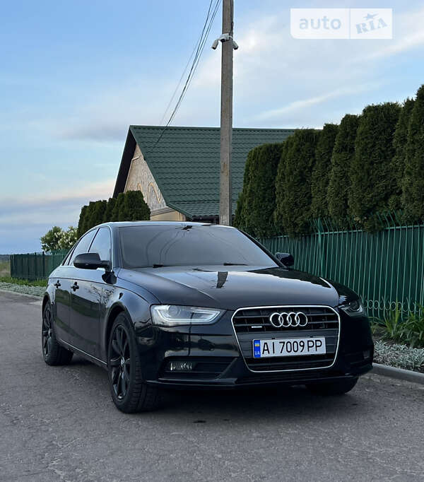 Седан Audi A4 2013 в Попельне