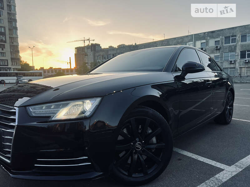 Седан Audi A4 2016 в Киеве