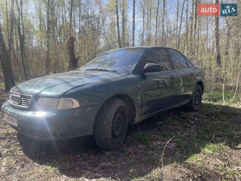 Седан Audi A4 1996 в Бородянке