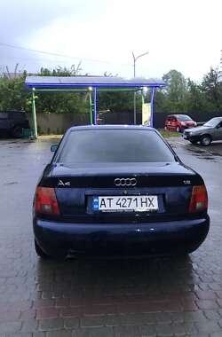 Седан Audi A4 1995 в Надворной