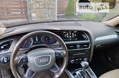 Седан Audi A4 2013 в Стрию