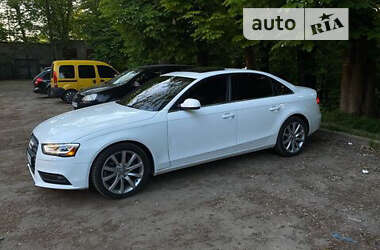 Седан Audi A4 2012 в Львове