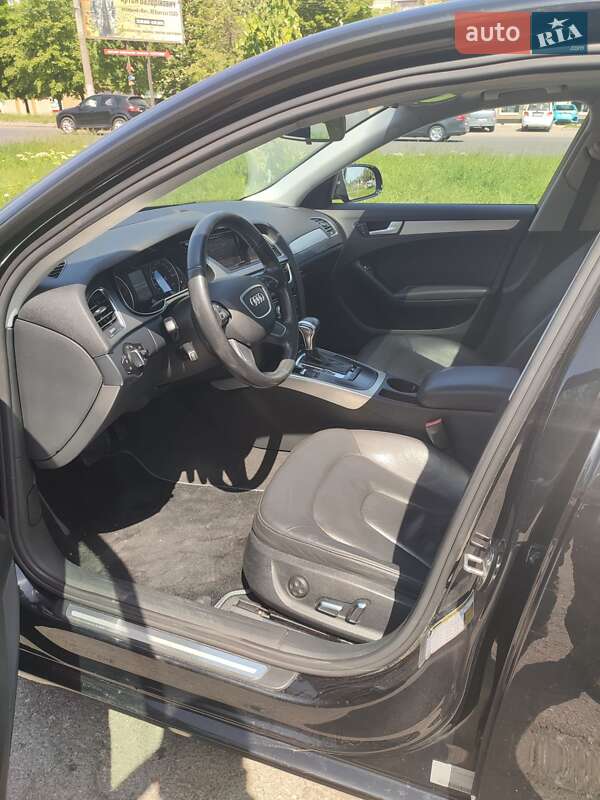 Седан Audi A4 2013 в Кропивницком
