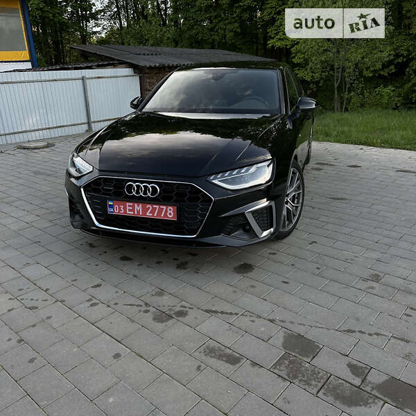 Седан Audi A4 2020 в Долині