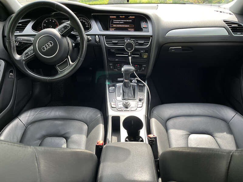 Седан Audi A4 2014 в Дніпрі