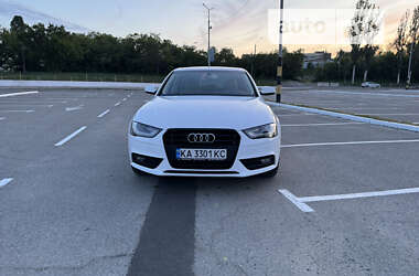 Седан Audi A4 2012 в Киеве