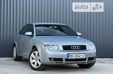 Седан Audi A4 2004 в Сарнах