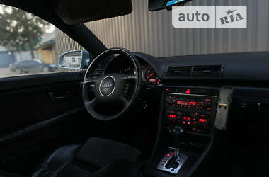 Седан Audi A4 2004 в Сарнах